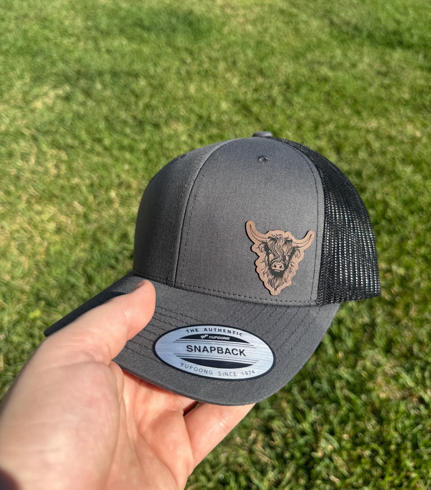 Highland Cow Hat Snapback Trucker – Engraved Patch Cap for Farm Life Lovers, Country Style Gift, Rustic Western Aesthetic