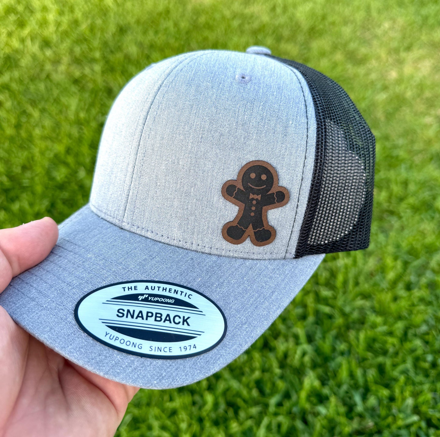 Gingerbread Man Trucker Hat – Snapback Cap with Engraved Cookie Design, Holiday Hat, Christmas Baker Gift