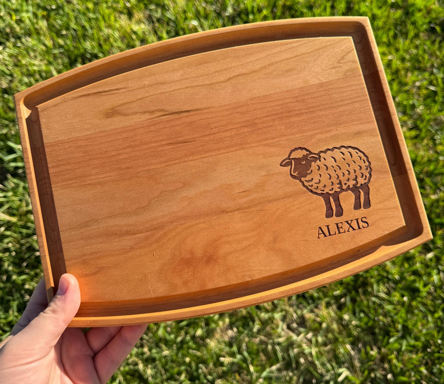 Sheep Engraved Cutting Board – Farm Animal Kitchen Decor, Rustic Charcuterie Board, Gift for Sheep Lovers, Country Style Board