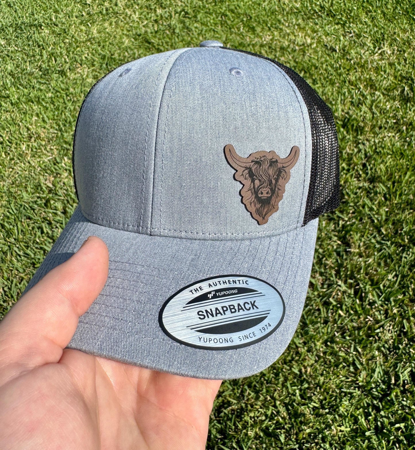 Highland Cow Hat Snapback Trucker – Engraved Patch Cap for Farm Life Lovers, Country Style Gift, Rustic Western Aesthetic