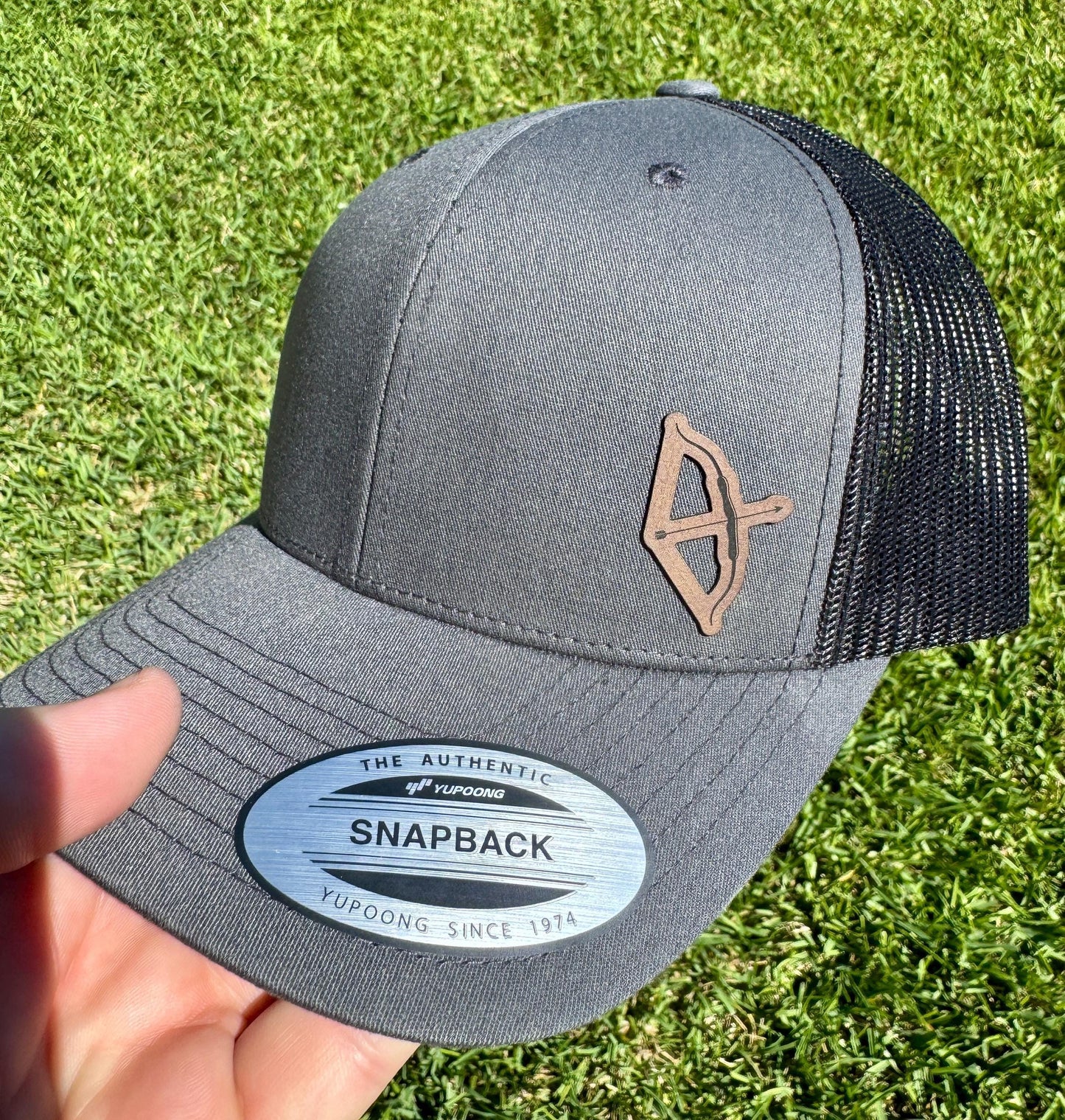 Bow and Arrow Hat – Trucker Snapback Cap with Archery Design – Hunting and Archery Hat for Outdoorsmen, Target Shooters, Adventure Seekers