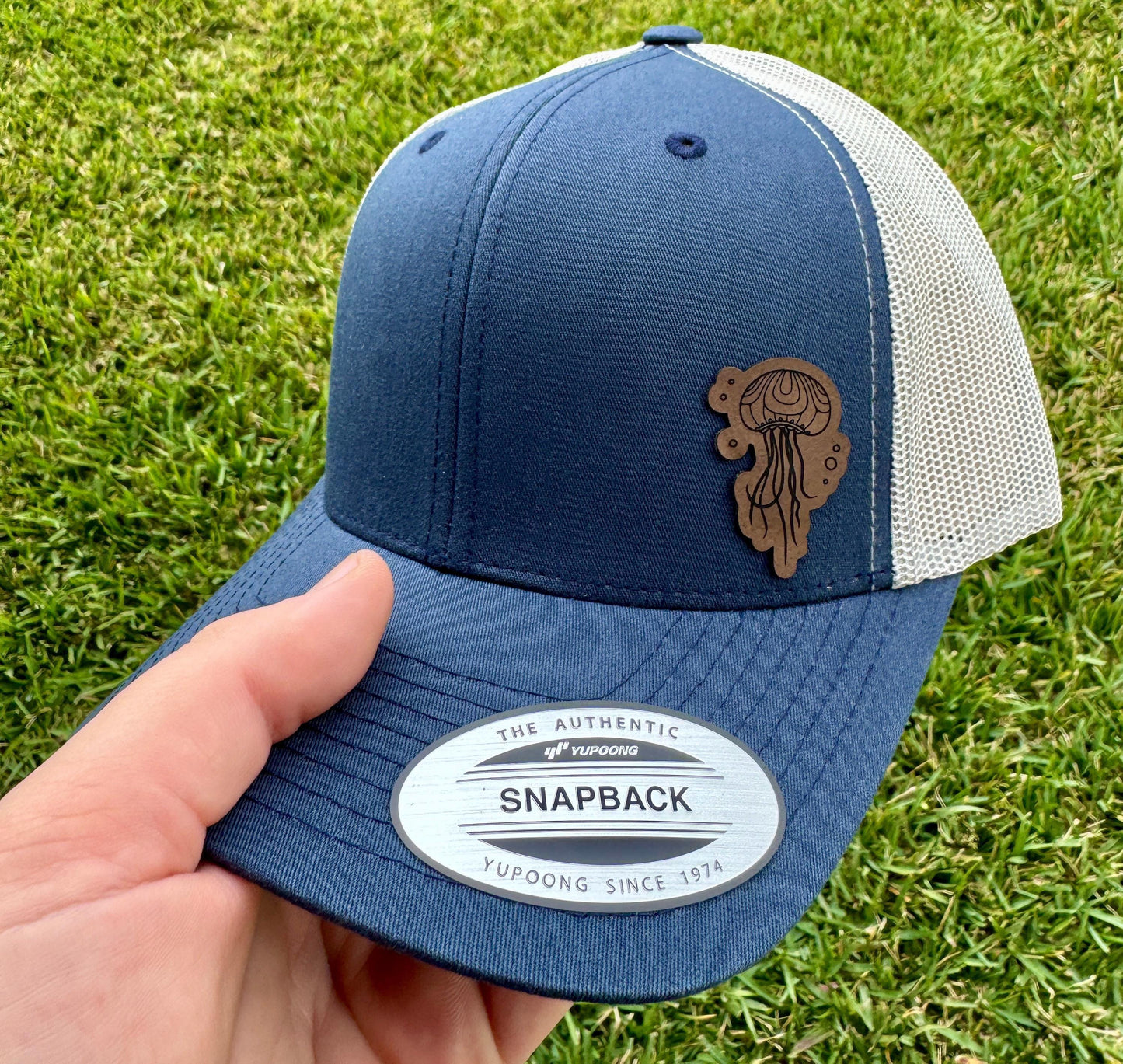 Jellyfish Hat Snapback Trucker – Engraved Patch Cap for Ocean Lovers, Marine Life Gift, Beach Style, Unique Sea Creature Hat