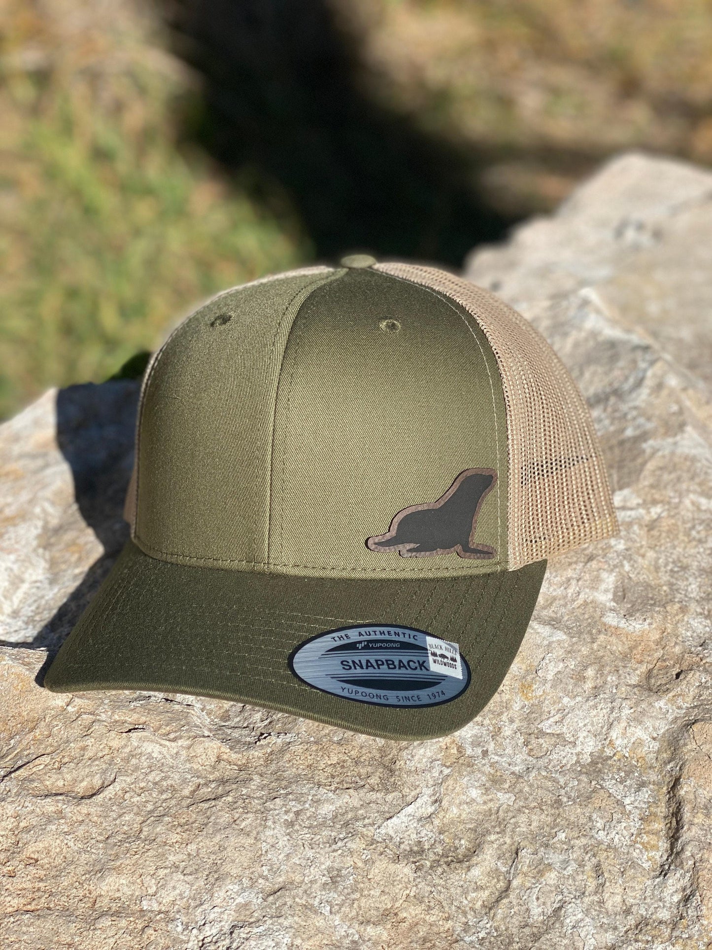Sea Lion Hat β Snapback Trucker Hat with Patch β Marine Animal Cap β Ocean Wildlife Hat β Gift for Beach Lovers & Animal Enthusiasts
