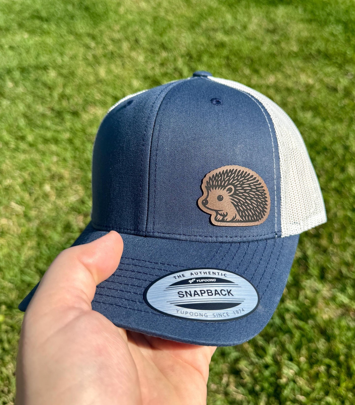 Hedgehog Hat Snapback Trucker – Cute Engraved Patch Cap for Animal Lovers, Funny Gift for Nature Fans, Quirky Outdoor Style