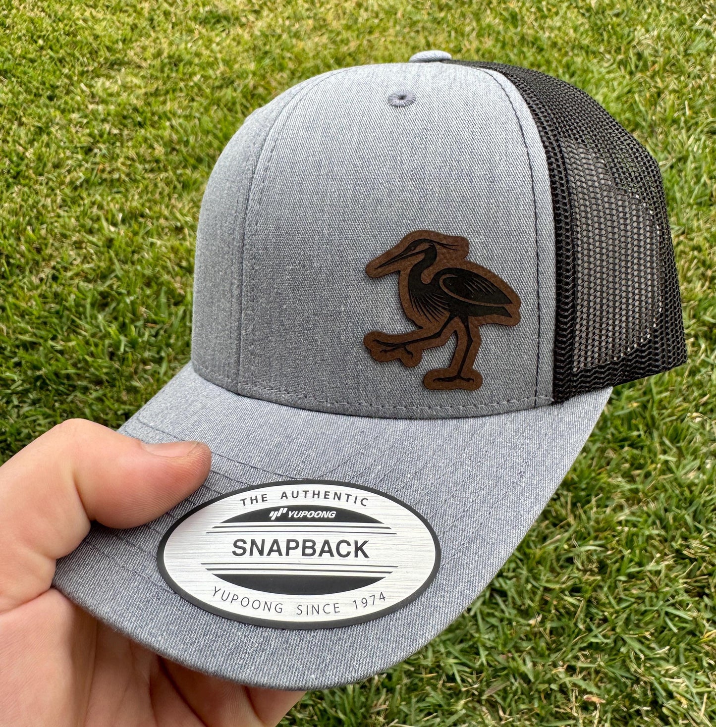 Great Blue Heron Hat – Snapback Trucker Hat with Engraved Patch, Birdwatcher Gift, Rustic Wildlife Mesh Cap, Nature Lover Hat