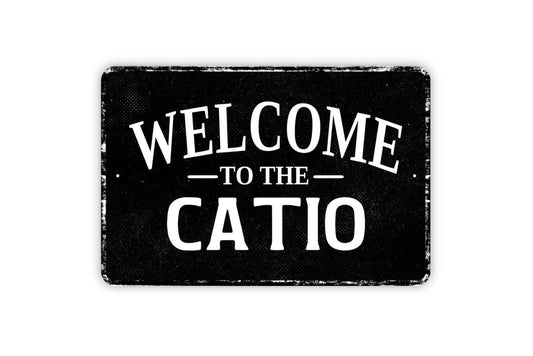 Welcome to the Catio Sign – Funny Cat Kitten Patio Decor, Distressed Vintage-Style Metal Aluminum Sign for Feline Lovers & Cat Moms