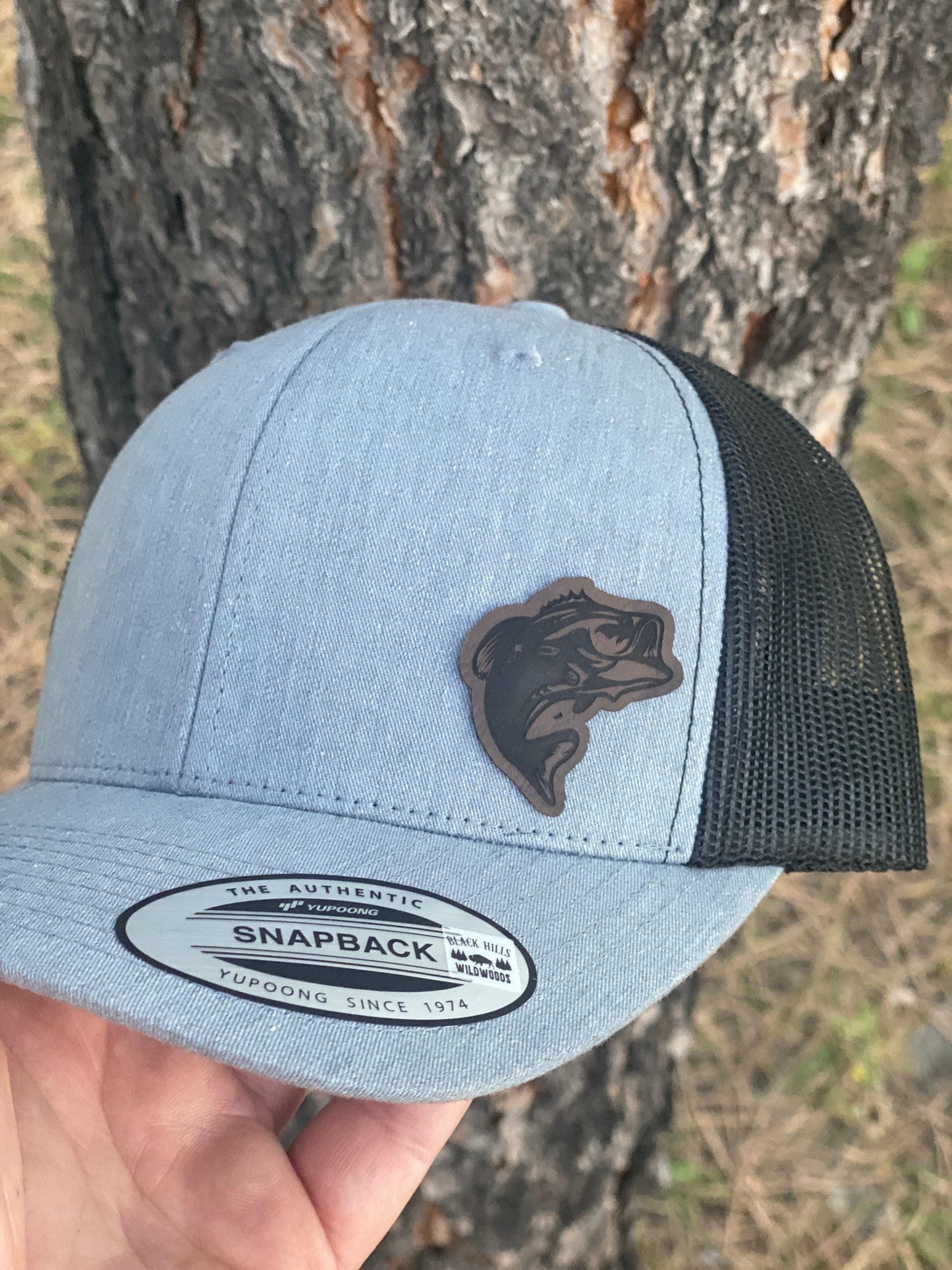 Bass Fish Hat – Trucker or Snapback Cap for Fishermen and Outdoorsmen – Fishing Hat with Bass Design for Lake Days, Boat Trips, Tournaments
