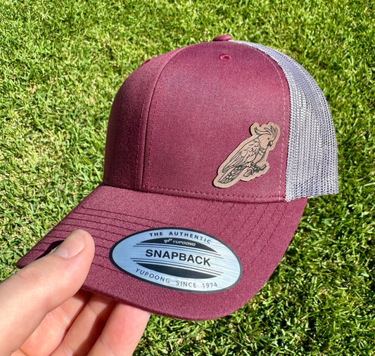 Cockatoo Hat – Trucker or Snapback Cap with Parrot Design – Tropical Bird Hat for Exotic Pet Owners, Birdwatchers & Animal Lovers