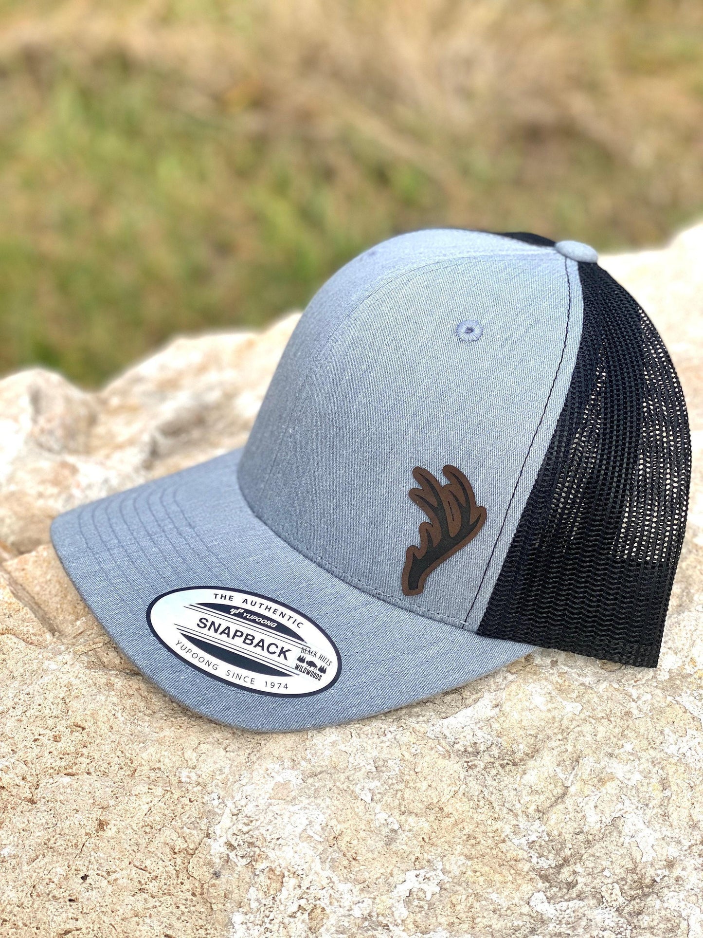 Antler Hat – Rustic Snapback or Trucker Cap for Hunters and Outdoorsmen – Deer Antlers Design Hat for Nature Lovers and Wildlife Enthusiasts