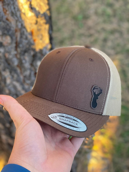 Buck Deer Head Antlers Hat – Trucker or Snapback Cap with Antler Design – Hunting Hat for Outdoorsmen, Rustic Cabin Style, Wildlife Lovers