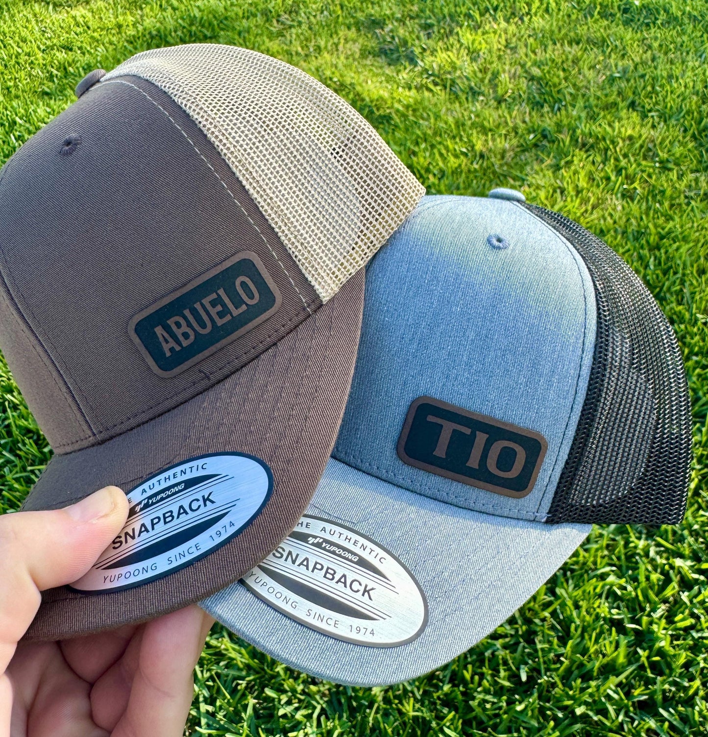 Tio Hat – Snapback Trucker Hat with Leatherette Patch – Gift for Uncle – Spanish Uncle Hat – Latino Family Gift – Cool Tio Cap
