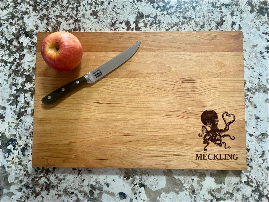 Octopus Engraved Cutting Board – Nautical Kitchen Decor, Ocean Lover Gift, Charcuterie Board with Sea Creature Design