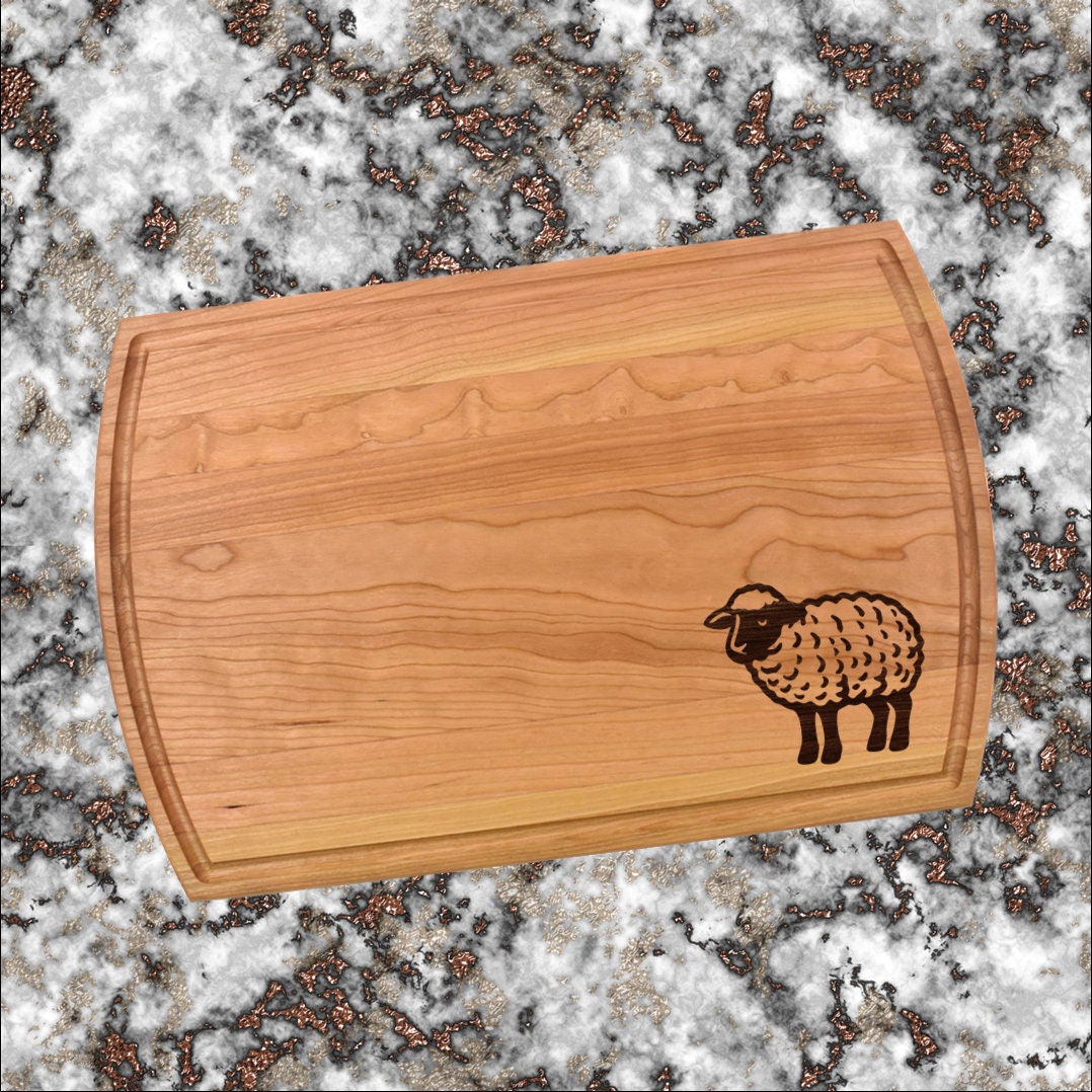 Sheep Engraved Cutting Board – Farm Animal Kitchen Decor, Rustic Charcuterie Board, Gift for Sheep Lovers, Country Style Board