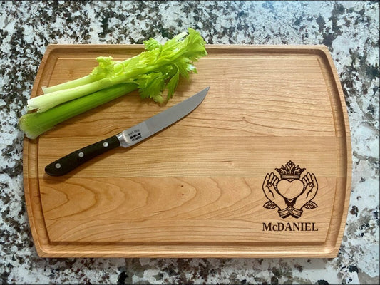 Claddagh Cutting Board |  Heart Ring Charcuterie Board | Custom Serving Tray | Personalized Cook Gift | Wedding Anniversary Gift